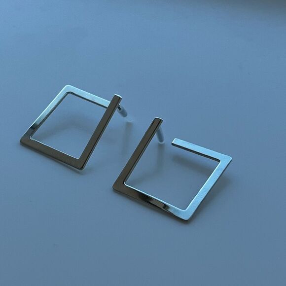 Geometric Design Cuff Hoop Earrings - Picture 3 of 9